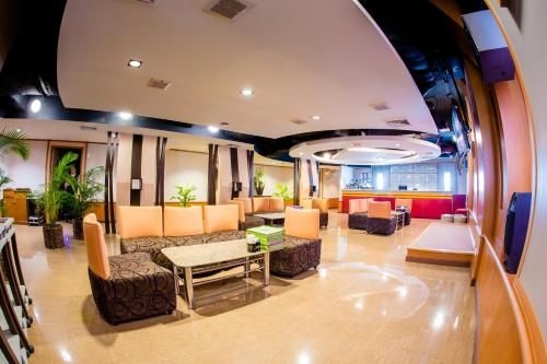 The Twin Lotus Hotel4