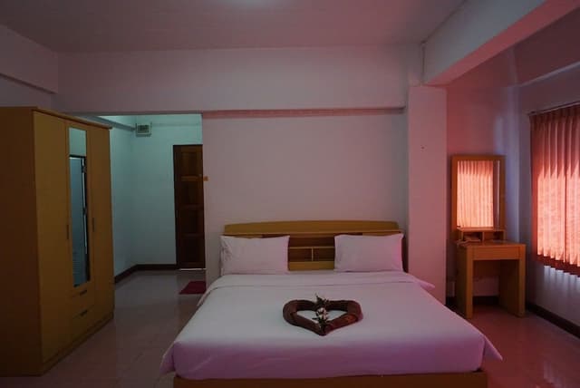 Standard Double Room with Bathtub