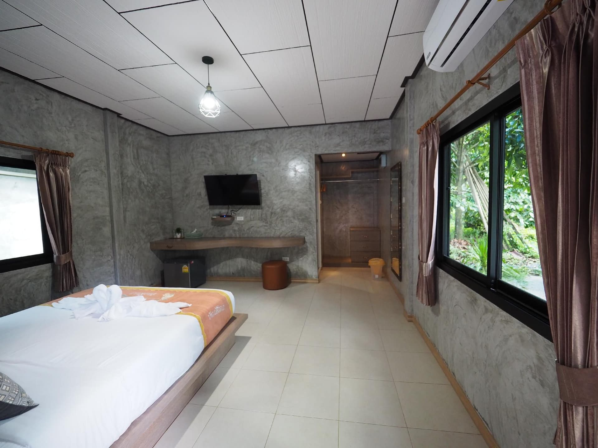 Baan Keree Thara Baan Keree Thara