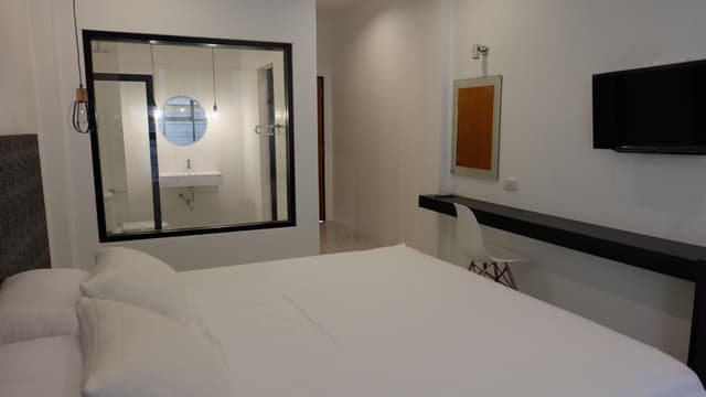 De Luxe Double Bed Room