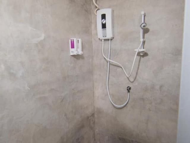 Mixed Dormitory with Shared Bathroom