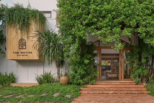 โรงแรมเดอะโมทีฟส์ อีโค่ (The Motifs Eco Hotel)1