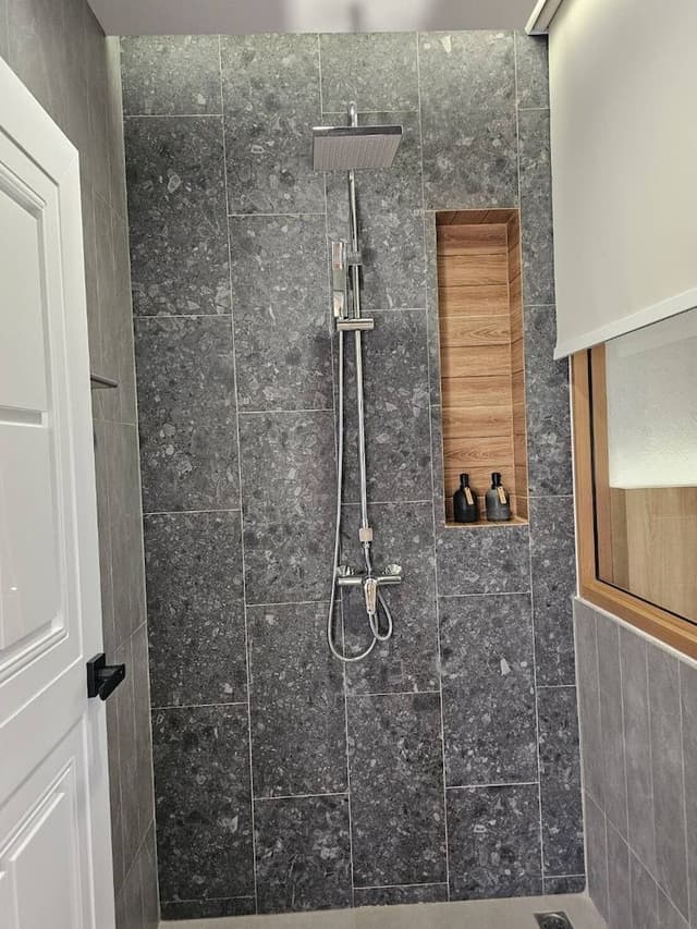 Deluxe Jacuzzi Room