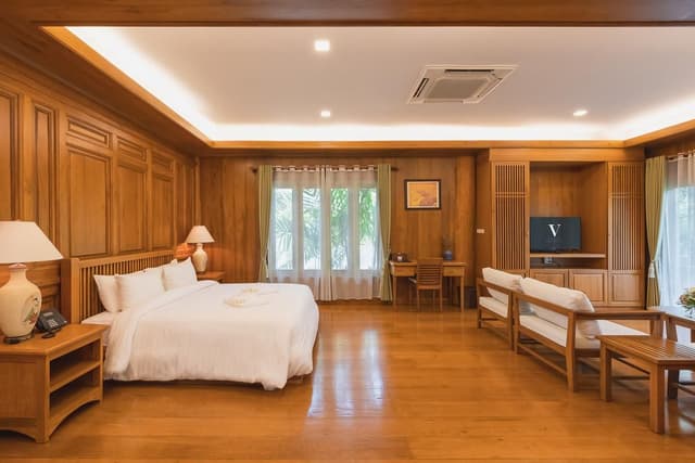 One Bedroom Suite - King