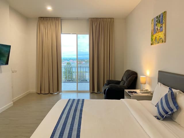 Penthouse Suite, Top Floor with Balcony