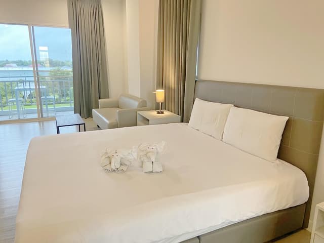 Premium Deluxe King City View