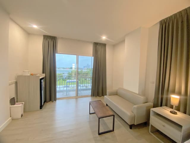 Premium Deluxe King City View