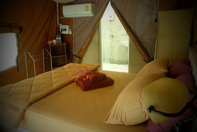Deluxe Tent, 1 Queen Bed, Private Bathroom