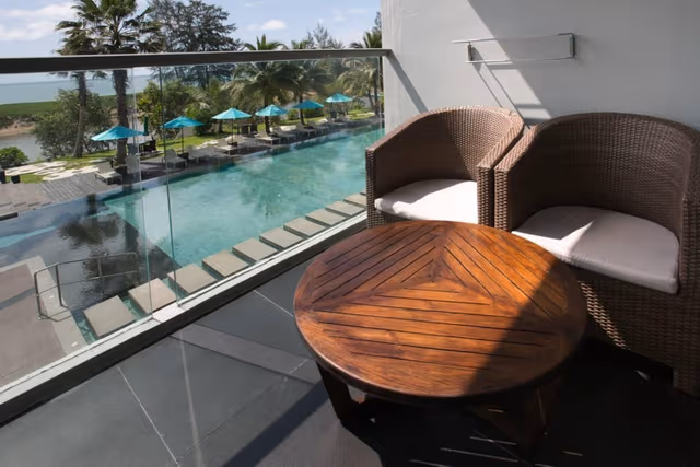 Pool Access Room