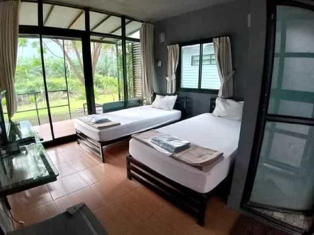 บ้านริมน้ำรีสอร์ต