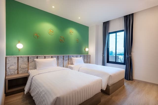 Deluxe Room (Twin)
