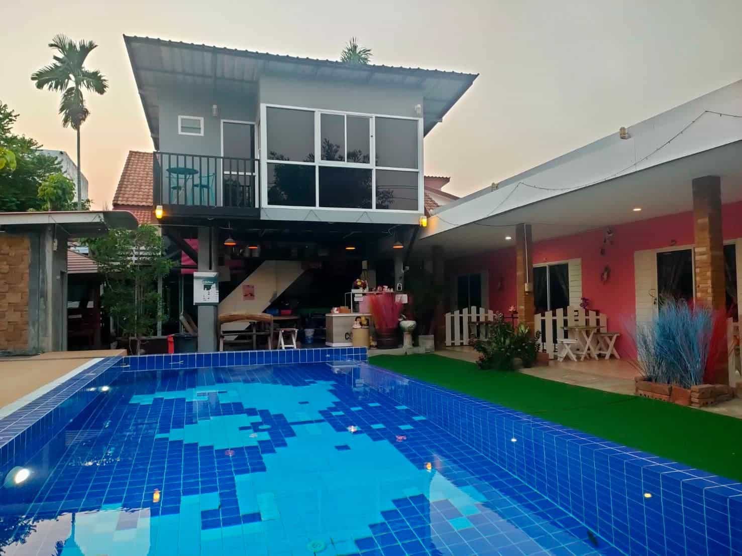 บ้านกรชมพู บ้านกรชมพู