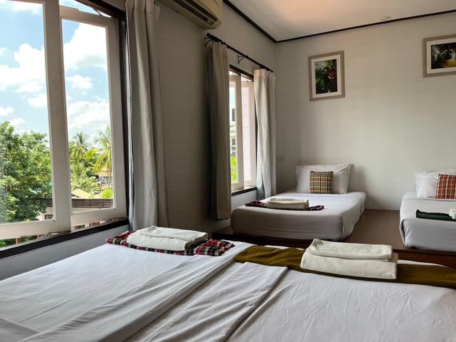 Family Room (4 Adults)