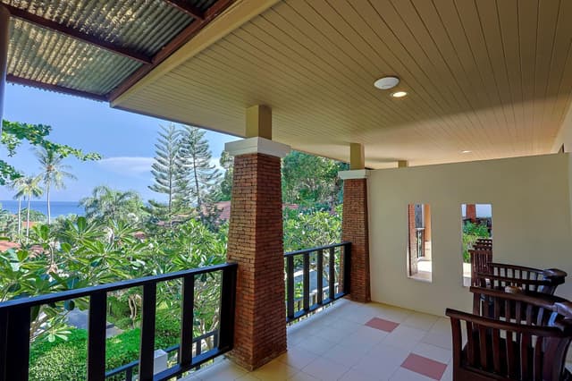 Deluxe Hillside Room with 2 Single Beds