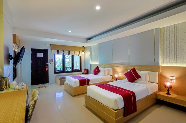 Deluxe Hillside Room with 2 Single Beds