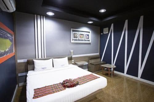 Deluxe King Bed