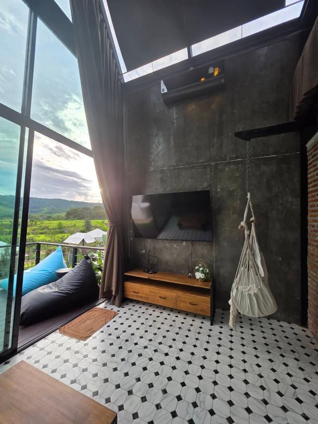 Superior Valley View Room