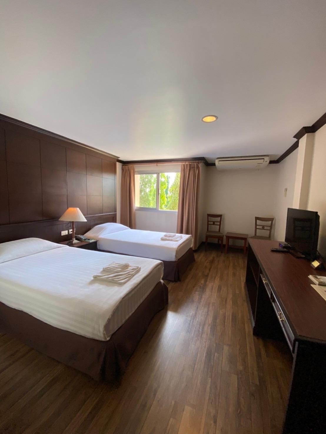 โรงแรมฝ้ายขิด (Faikid Hotel)1