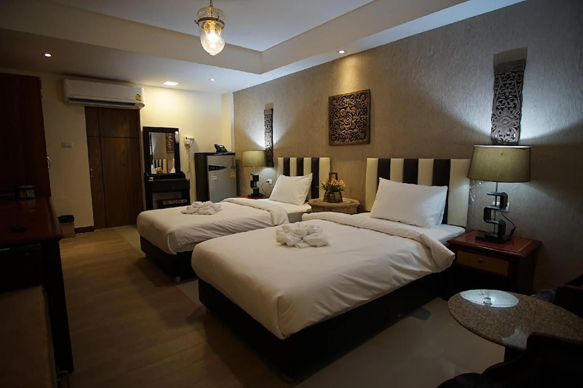 โรงแรมคิ้ม ณ บางโปรง (Kim Hotel at Bang Prong)2