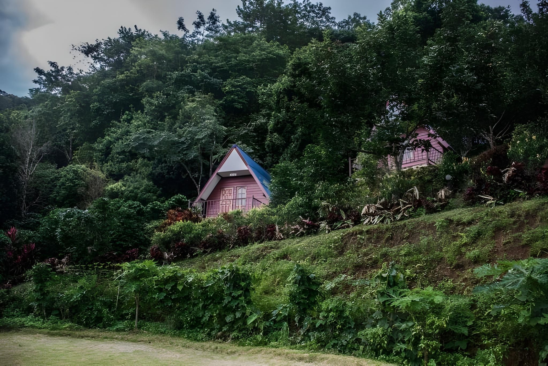 อุกฤษฟาร์มฮิลล์ (Ukrist Farm Hill)0
