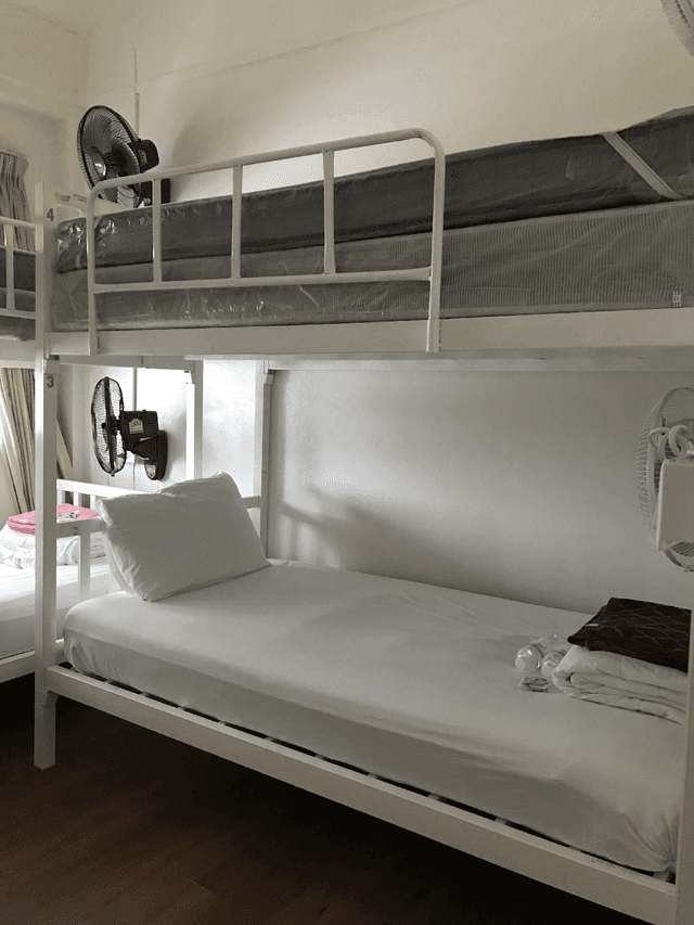 4 Bunk Beds (Mixed)