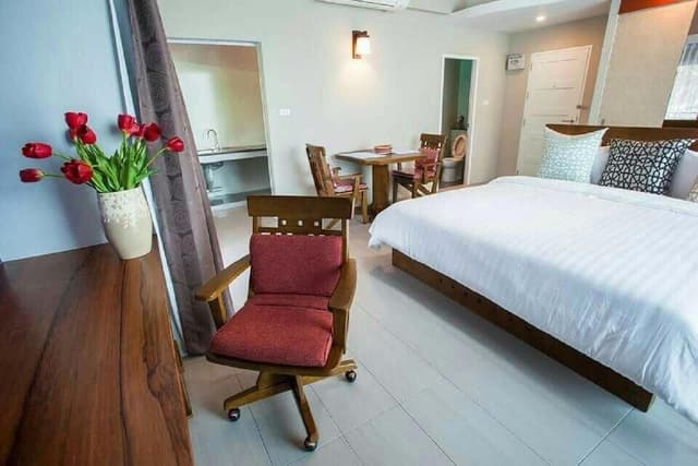 Deluxe - 1 King Bed, Corner Room