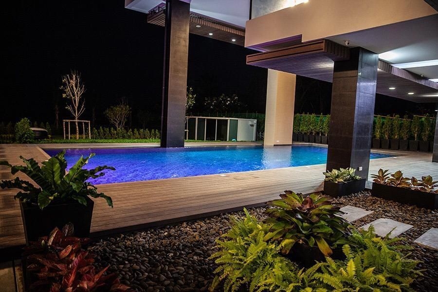 ว้าว คอนโดริมหาดระดับ 5 ดาวที่งดงามยามพระอาทิตย์ตกดิน (Wow Gorgeous Sunsets 5 Star Beach Condo (Netflix))0