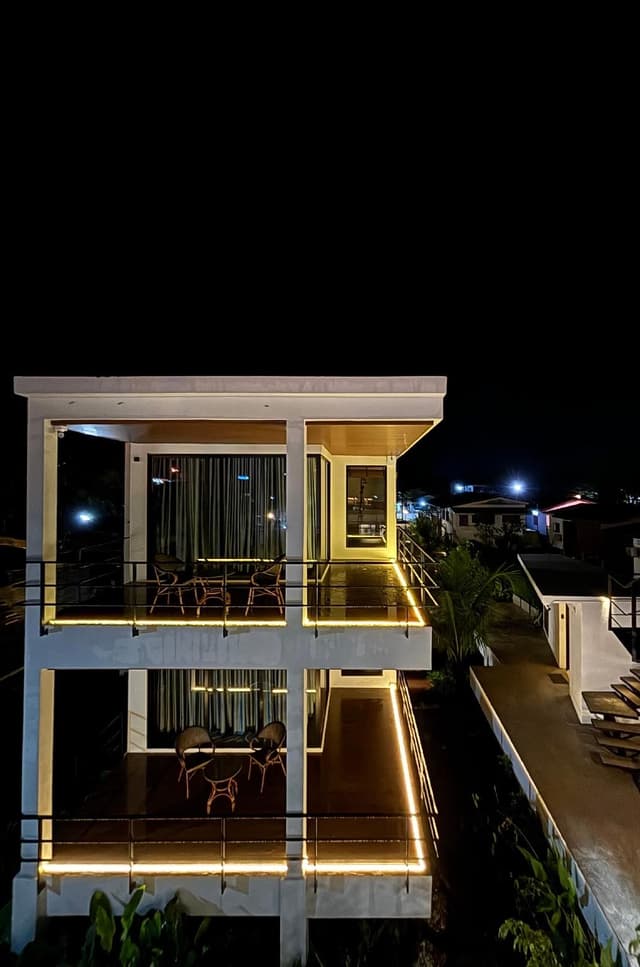 Deluxe River View