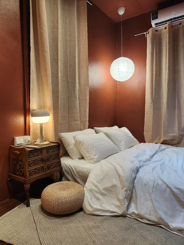 Deluxe Room with Shared Bathroom