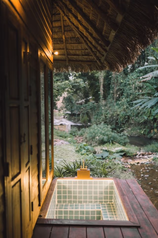 Bungalow, River View