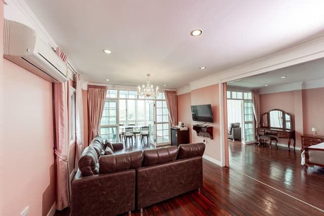 Suite Room