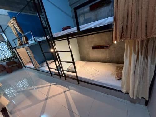 8 Bed Mixed Community Dorm