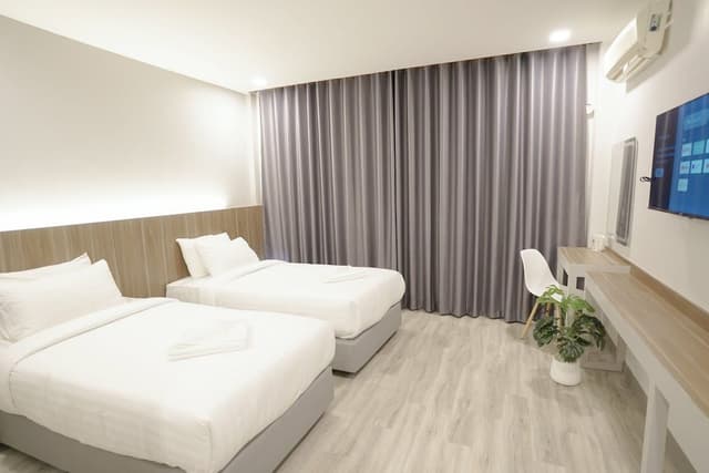 Deluxe Twin Room