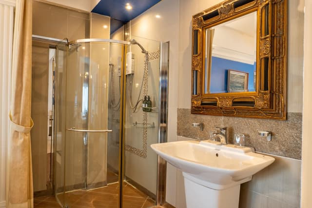 Suite for 2 People