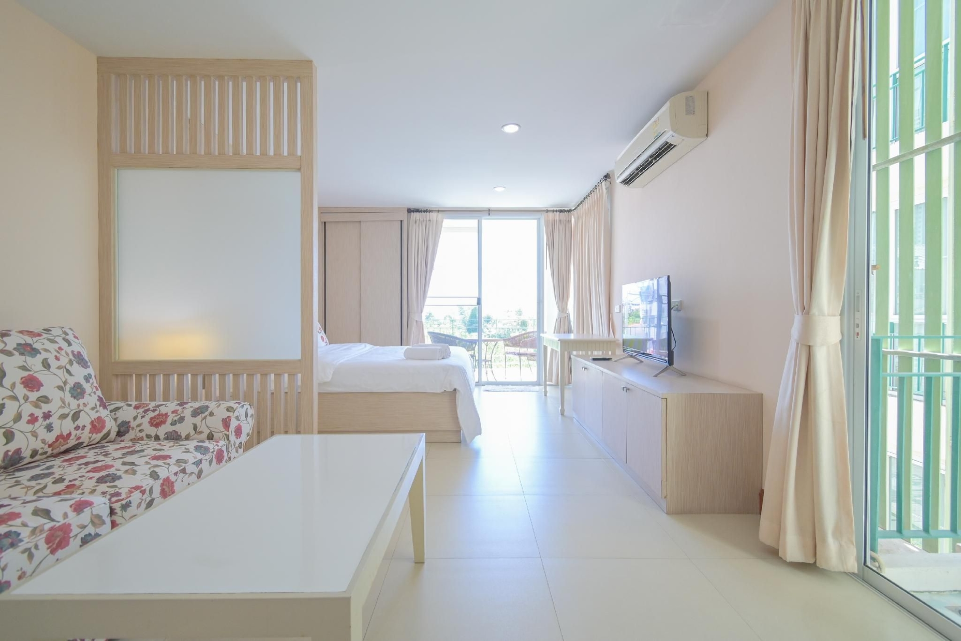 โรงแรมแชมร็อค พัทยา (Shamrock Hotel Pattaya)1