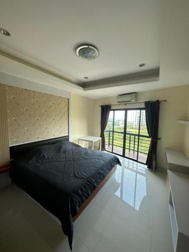 พระตำหนัก แกรนด์ อพาร์ตเมนท์ (Prautamnak Grand Apartments)0