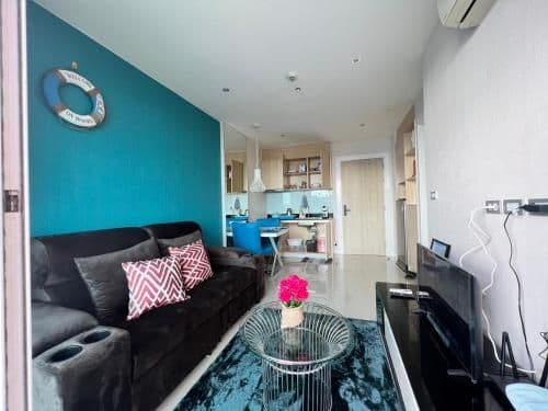 Queen Room with Pool View