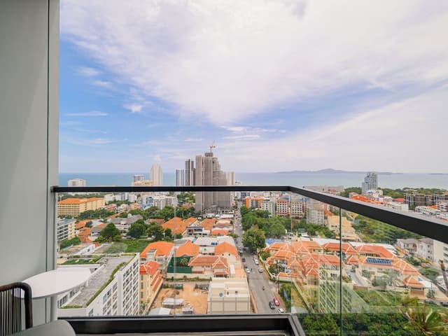 One-Bedroom Premier Suite with Sea View