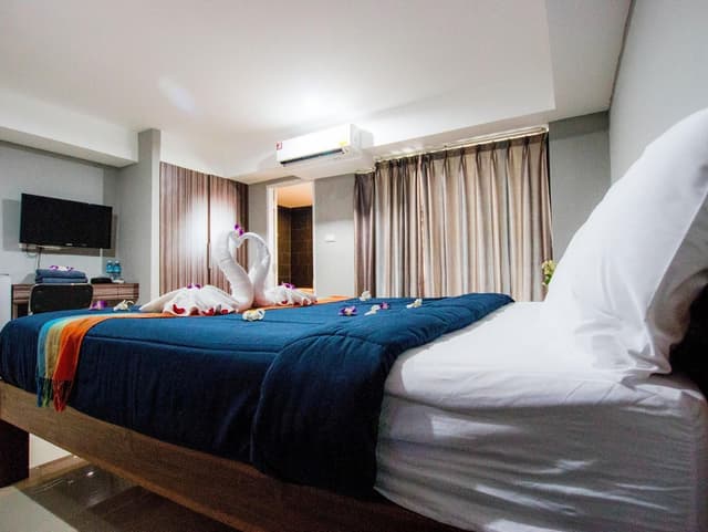 Twin Bed Room