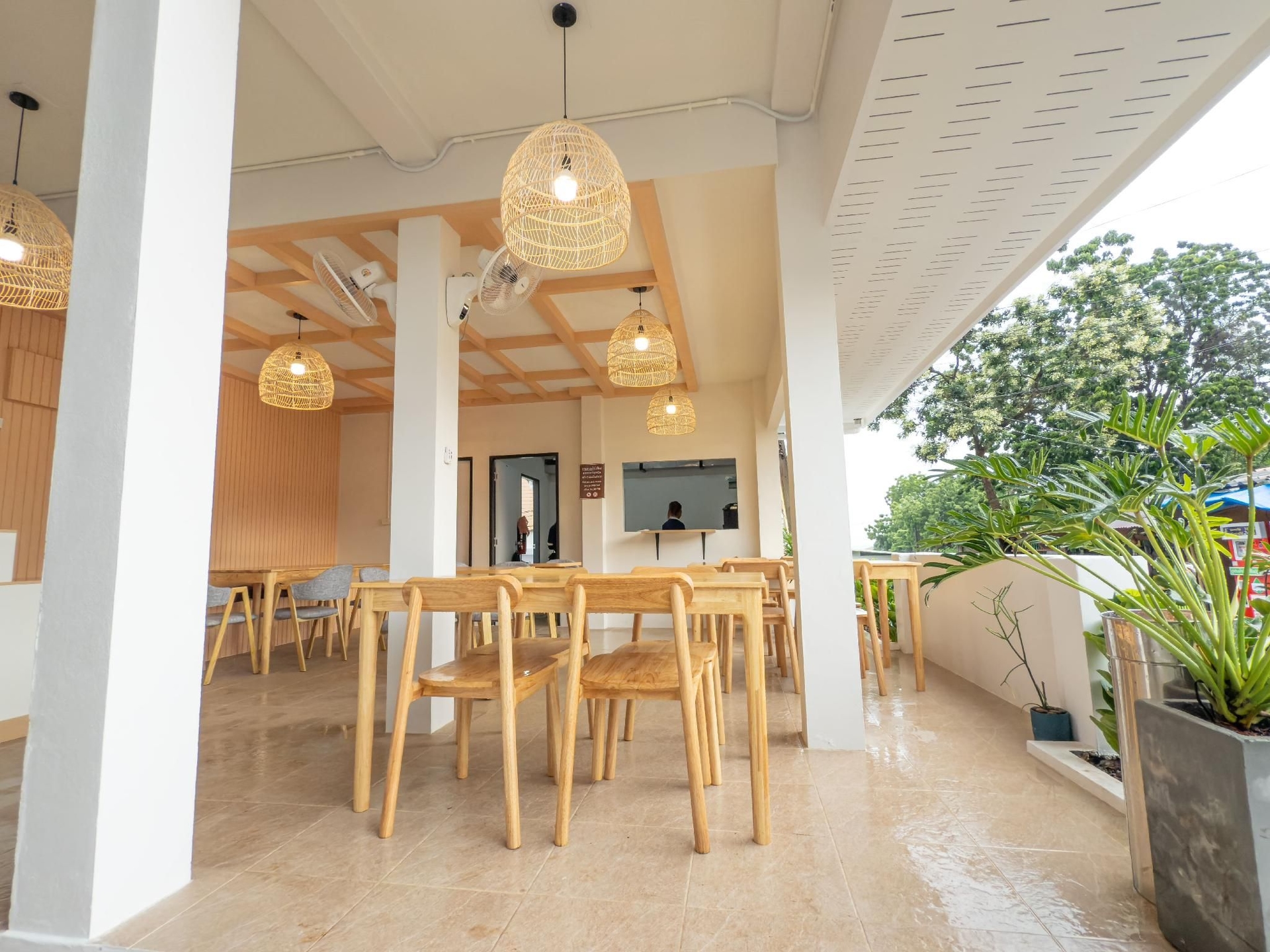เดอะ ซีทรู เกาะล้าน (The Seathru Kohlarn)3