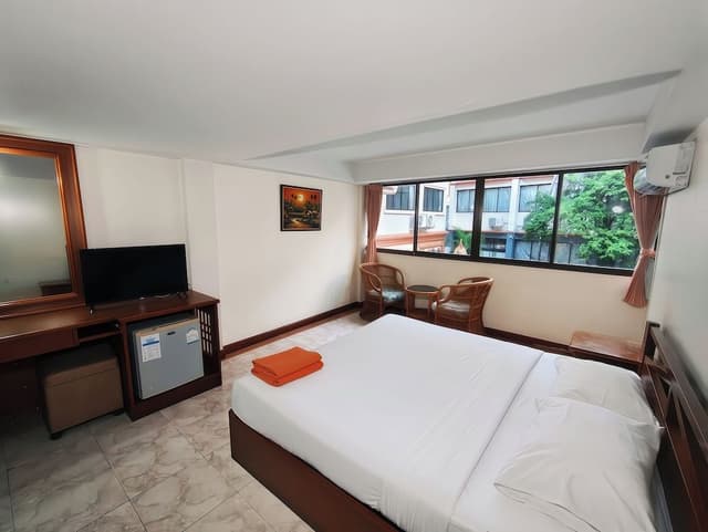 Deluxe Room, 1 King Bed