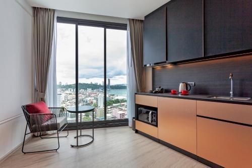 เอดจ์ เซ็นทรัล พัทยา โอเชี่ยน วิว วิสิเบอ ไฟล์เวิด (Edge Central Pattaya Ocean view visible fireworks)0
