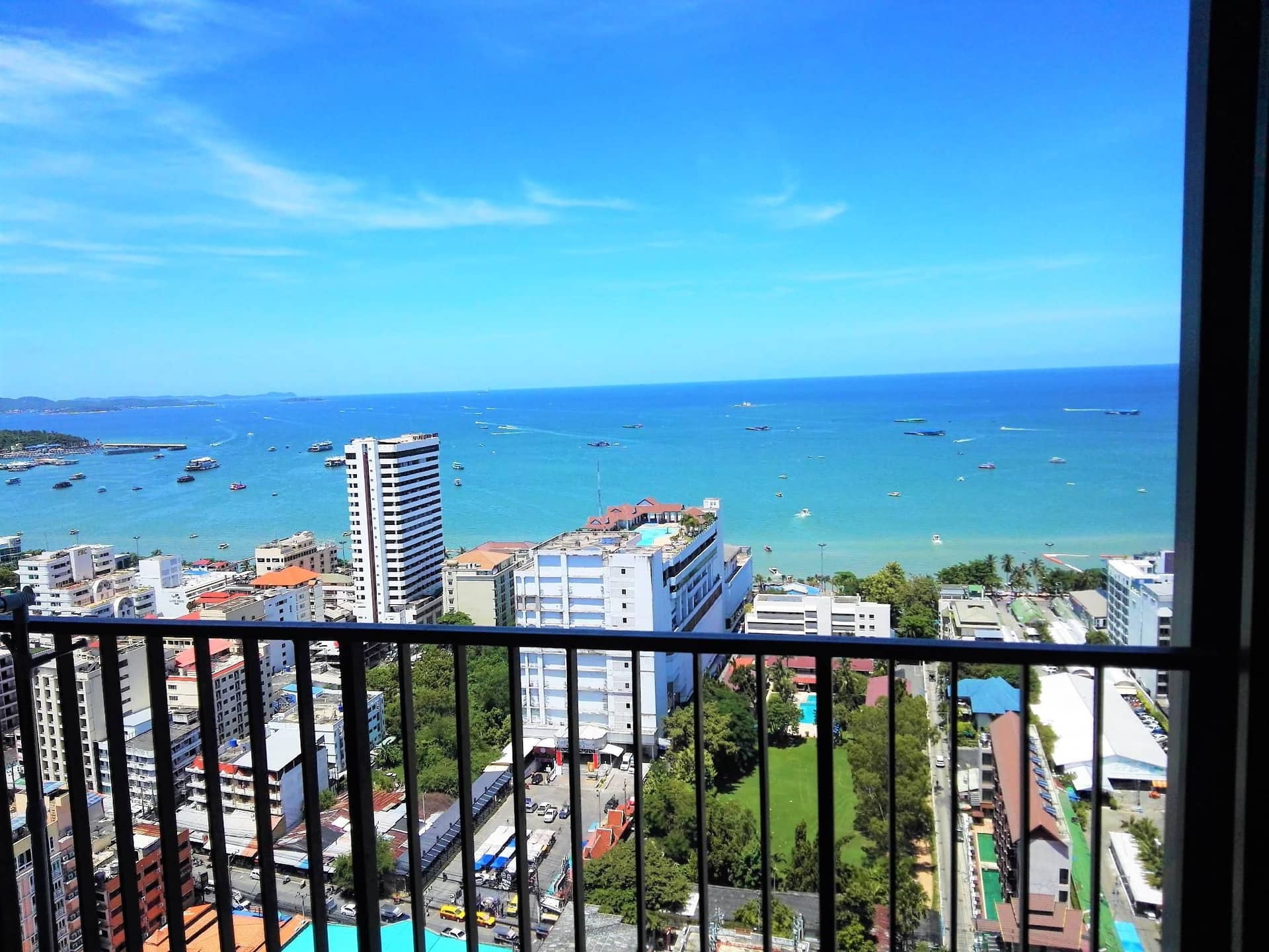 LLX condo@THE BASE cityview&sea view LLX condo@THE BASE cityview&sea view