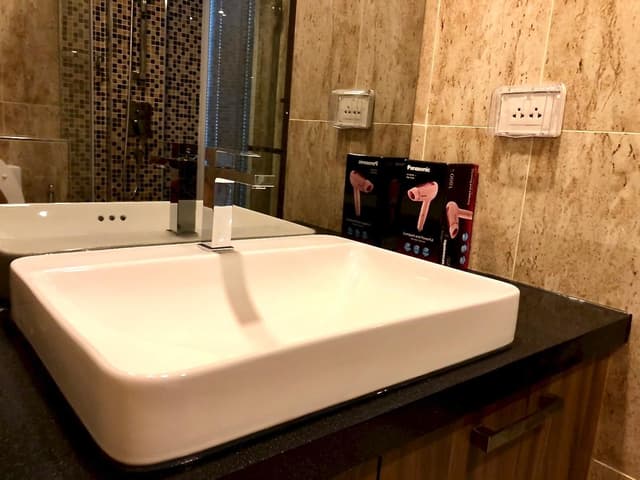 King Bed Suite