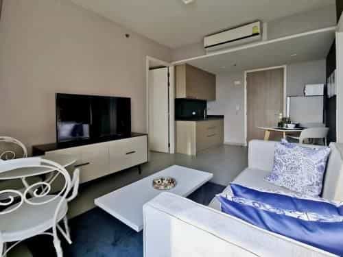 High Floor Sea View 2 BR Near Walking Street High Floor Sea View 2 BR Near Walking Street