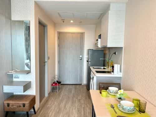 Oceanfront APT Jomtien Beach (Right Outside) Oceanfront APT Jomtien Beach (Right Outside)