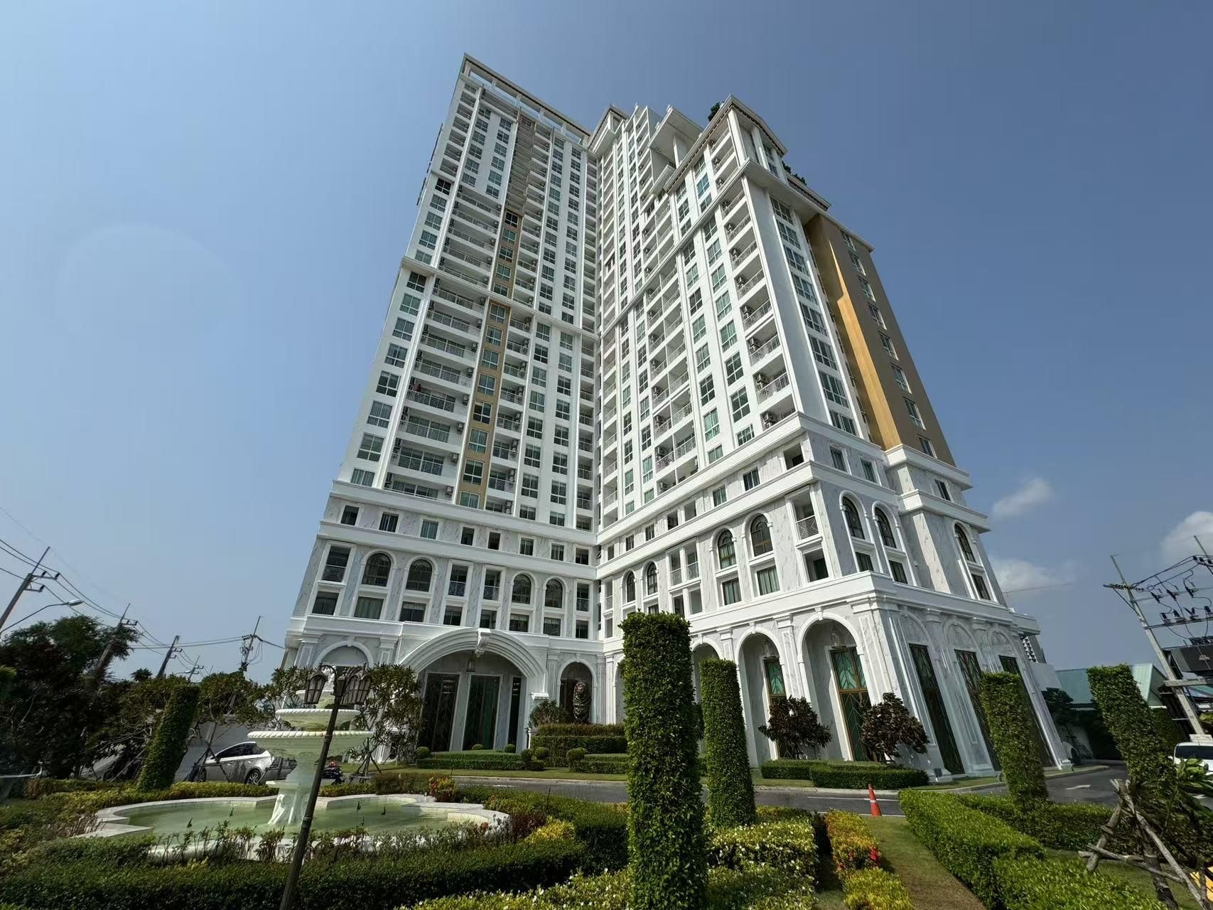 เอ็มเปียร์ ทาวเวอร์ เซอร์วิส อพาร์ทเมนต์ (Empier tower Serviced Apartment)0