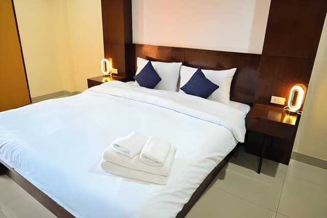 Superior Room, 1 King Bed, Balcony