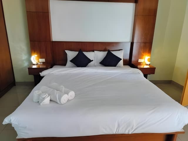 Superior Room, 1 King Bed, Balcony