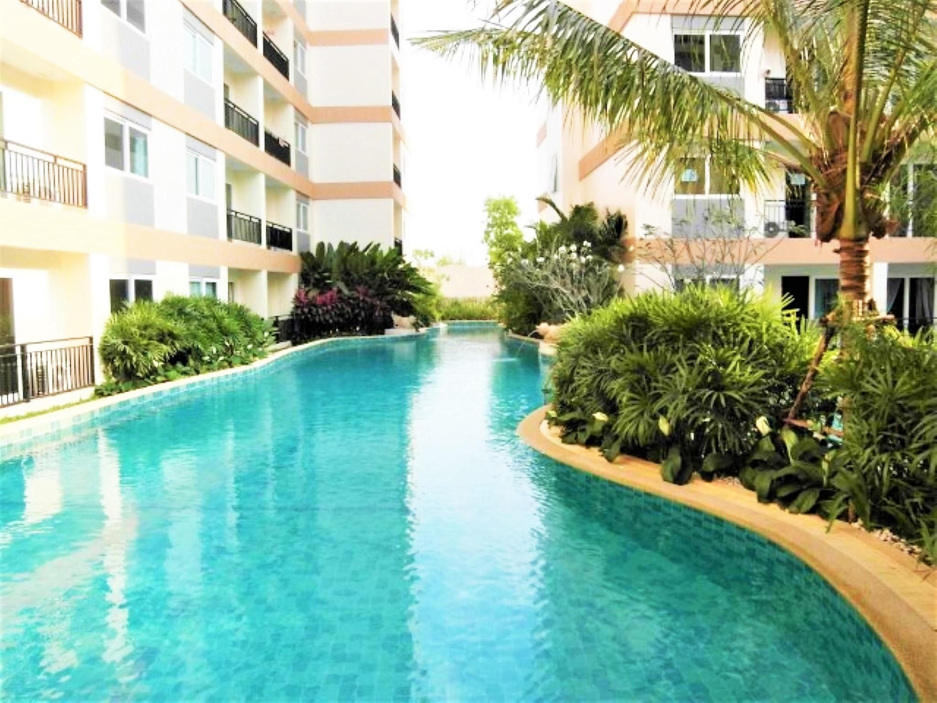 Park Lane Resort Jomtien with large lagoon swimming pool4